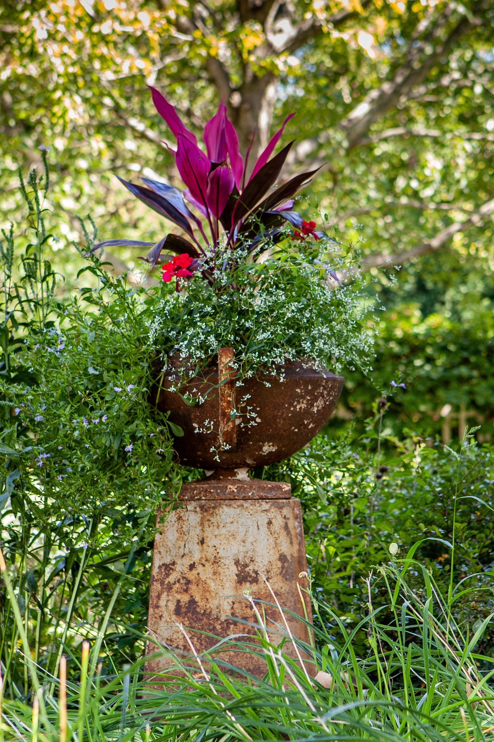 rear planter on pedestal